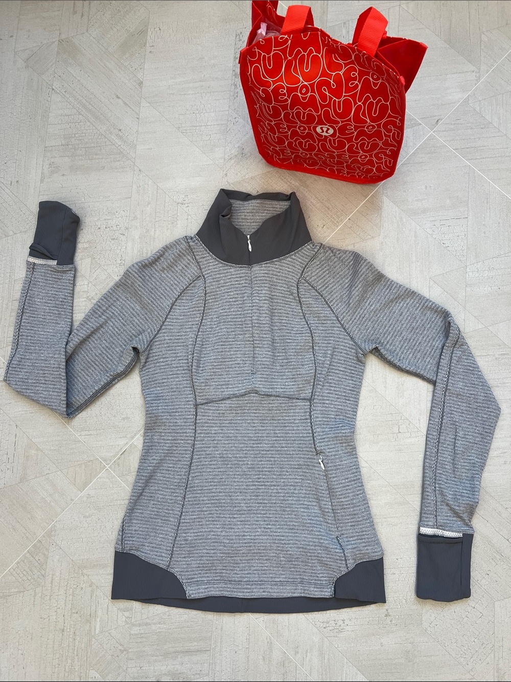 LULULEMON  1/4 zip jacket size 2